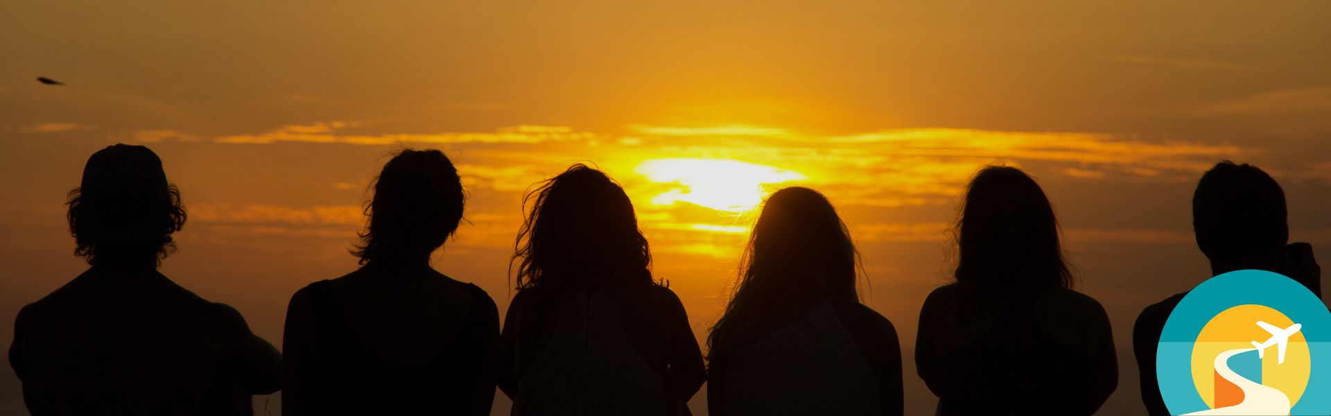 Sunset Social – Games, Music & Vibes